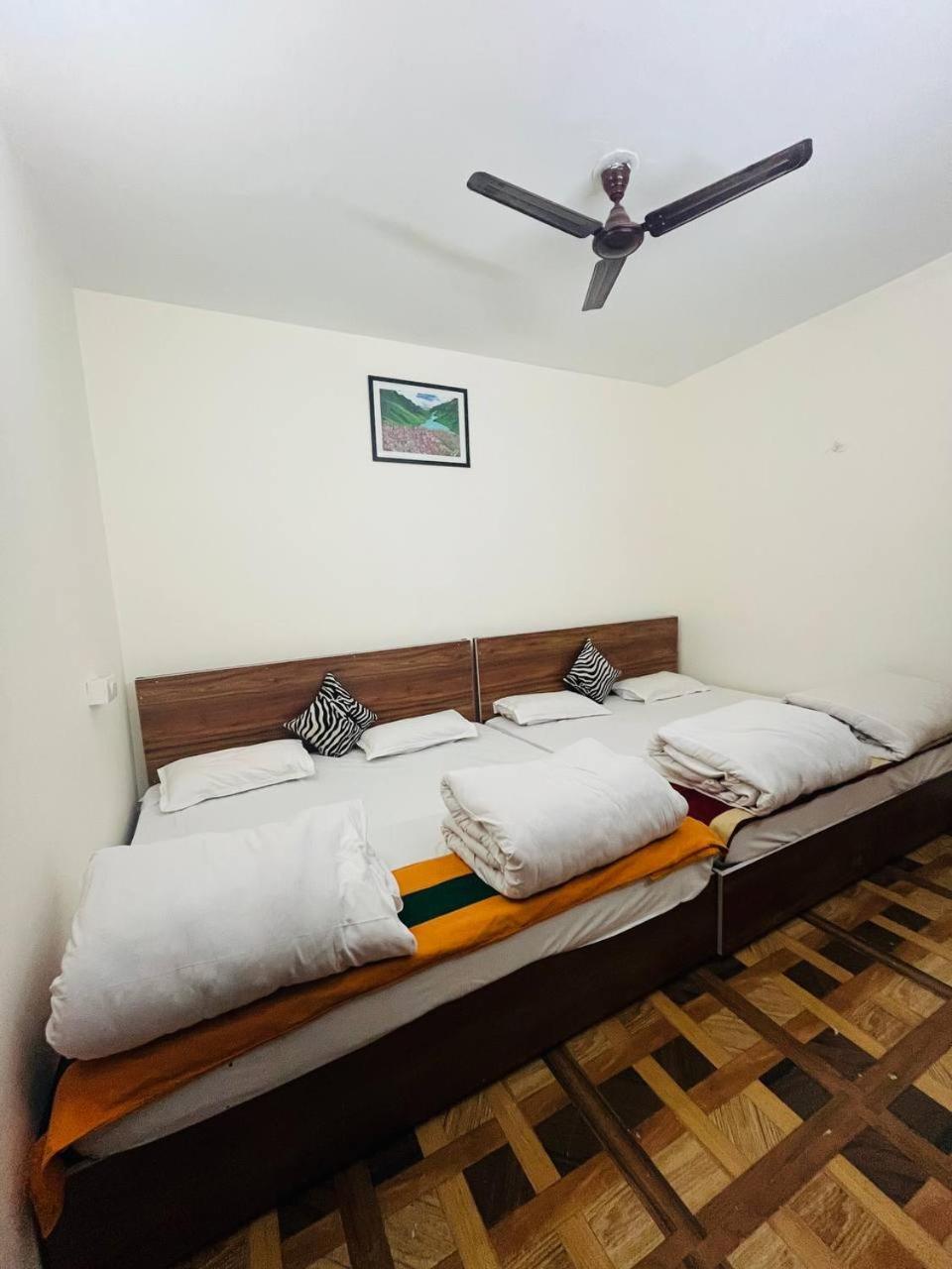 Homestay Priya Hotel, Sitapur *