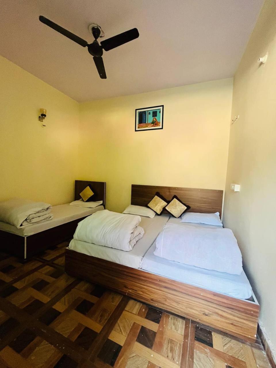 Priya Hotel, Sitapur