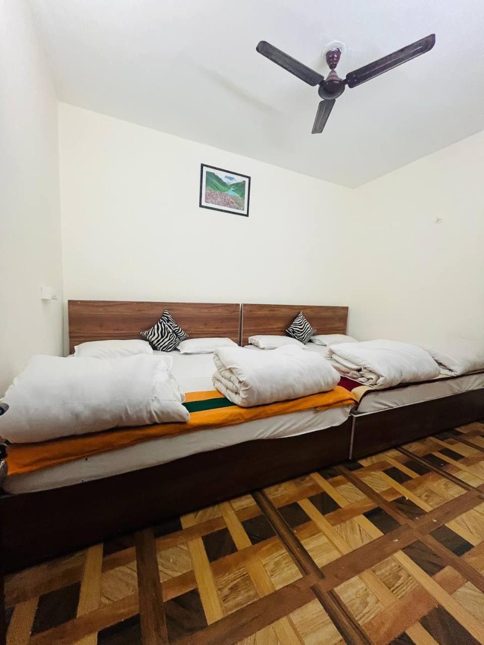 Priya Hotel, Sitapur